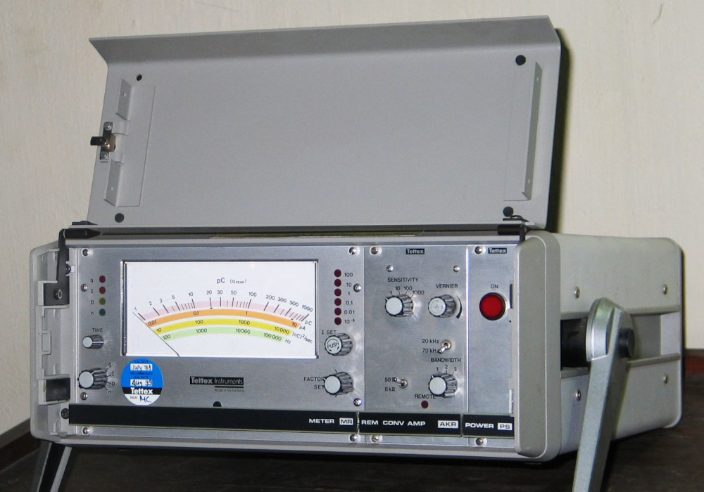 Partial discharge detector